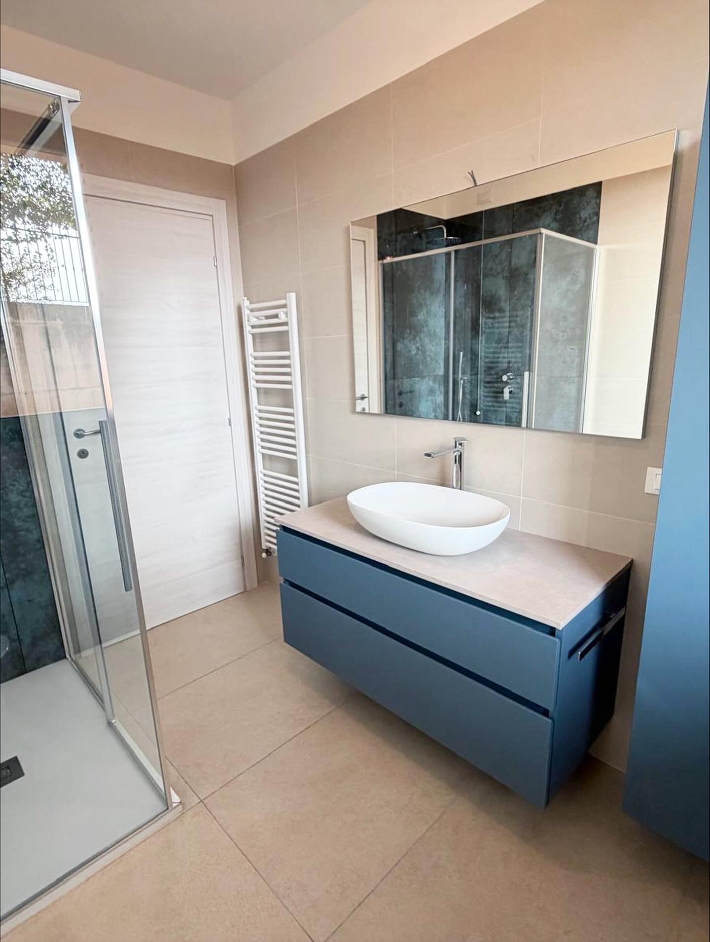 543A6CA2-5656-4E33-9F9A-FE8F0418EA99